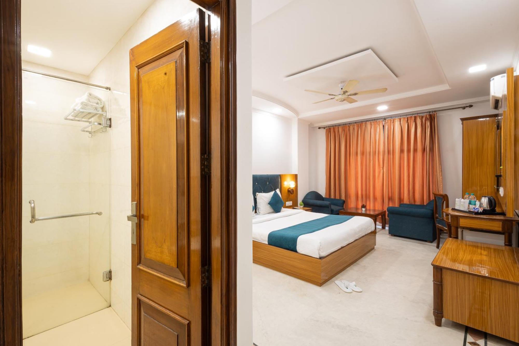 Hotel Panickers Residency - Ajmal Khan Market Near Karol Bagh Metro Delhi  Exterior foto